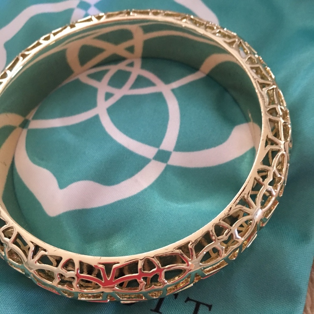 Kendra Scott bracelet